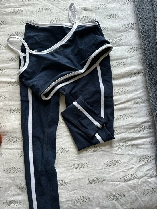 Beyond Yoga Spacedye New Moves Navy Set - Picture 14 of 15